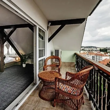 Bird's Nest Guest house 3*